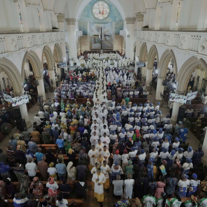 04int-nigeria-trump-christianity-1-bvmg-mediumSquareAt3X