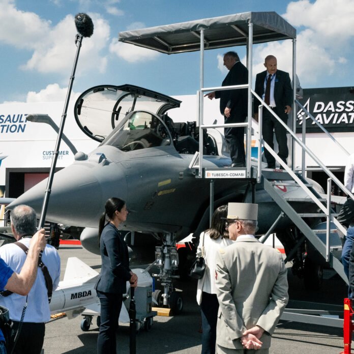 17int-ukraine-jets-zbqk-mediumSquareAt3X