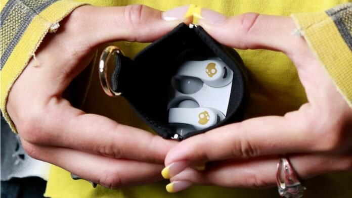 Skullcandy-Push-720-Open-Press-Image-1-scaled-1