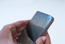 How the New iPhone Duo’s Glass Screen Bends Without Breaking